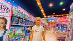      !   Ҩ! Alice in toy store ! New toys for kids !!!