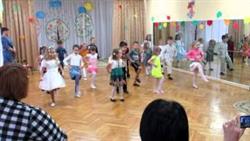 Дети круто танцуют Буги Вуги!

