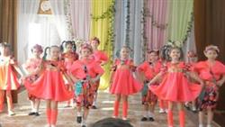Дети танцуют  танец Шалунишки
