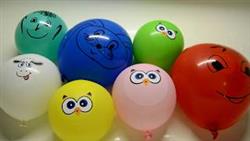 Лопаем шарики с водой Учим цвета Развивающие видео для детей Папа пальчик Детские песни learn colors
