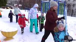 Маленькие лыжники: обучение хождению на лыжах детей 4-5 лет.
