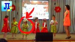Одна девочка ЖжЕт УМОРА???? ЭТО НАДО ВИДЕТЬ! Дети танцуют смешно. Children dance funny. Приколы 2020

