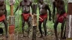 Папуасы танцуют прикол
