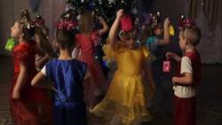 Танец с фонариками / Танец Новогодних Искорок и Фонариков
