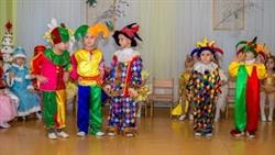 Танец скоморохов, средняя группа Новогодний утренник в детском саду
