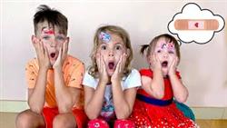 Cinco criancas cantam a musica Boo Boo Vania Mania