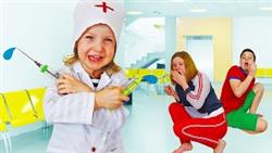 Дети играют в больницу и доктора. Сборник видео для детей.
