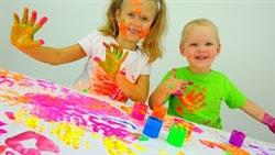 Играем вместе: пальчиковые краски. Детское творчество.
