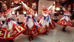 Изысканный чувашский танец
