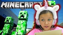 СПАСАЕМ КОТЯТ в Minecraft Строю 400 ЭТАЖНЫЙ Дом летсплеи? VIki Show
