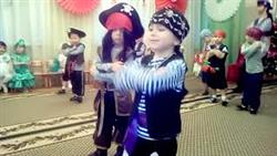 Танец пиратов бармалеев на новогоднем утреннике в детском саду
