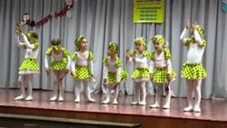 Выступление детских танцевальных коллективов
